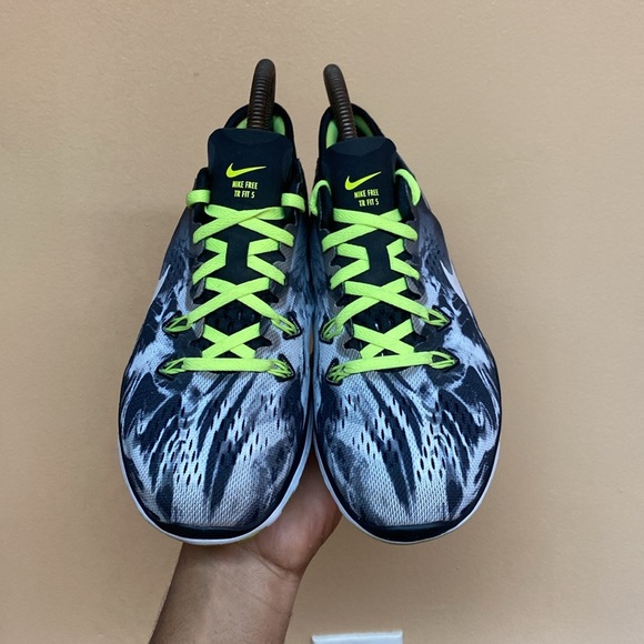 Nike Free TR Fit 5 Women’s Running Sneakers “Black White Gray Volt” - Picture 3 of 17